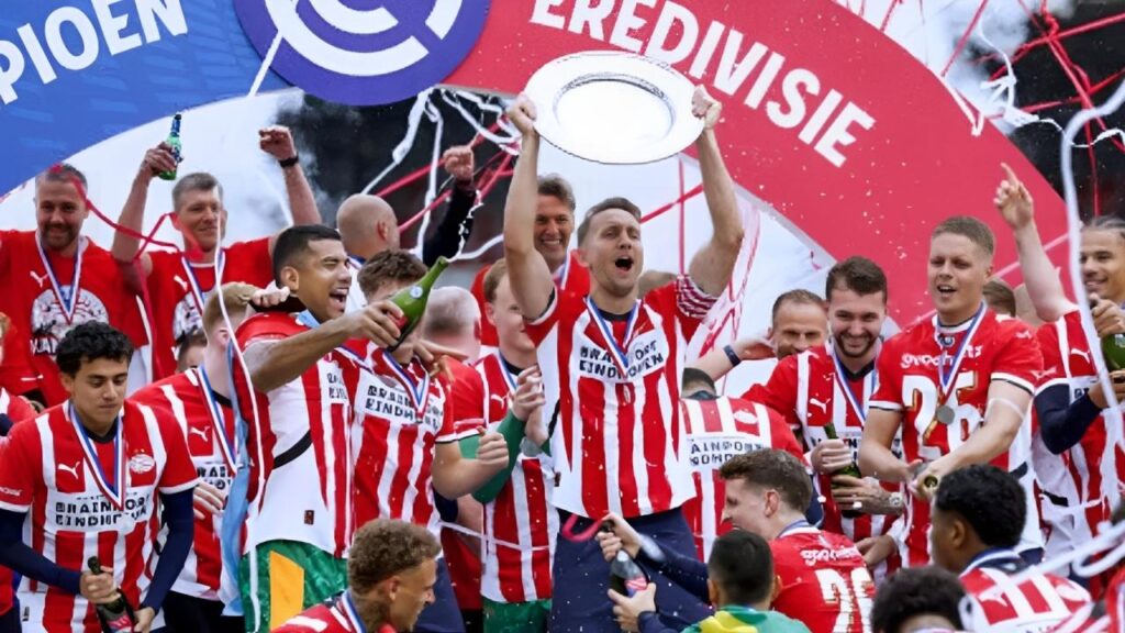 Ajax Bất Ngờ Để Thua Groningen, Mất Ngôi Đầu Eredivisie Vào Tay PSV